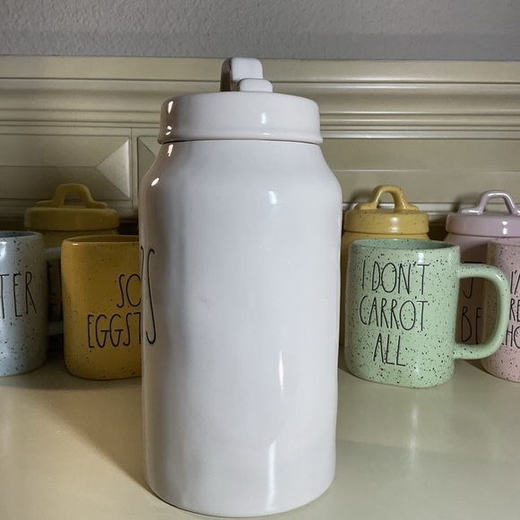 Rae Dunn PEEPS canister with sealed lid - Picture 6 of 6